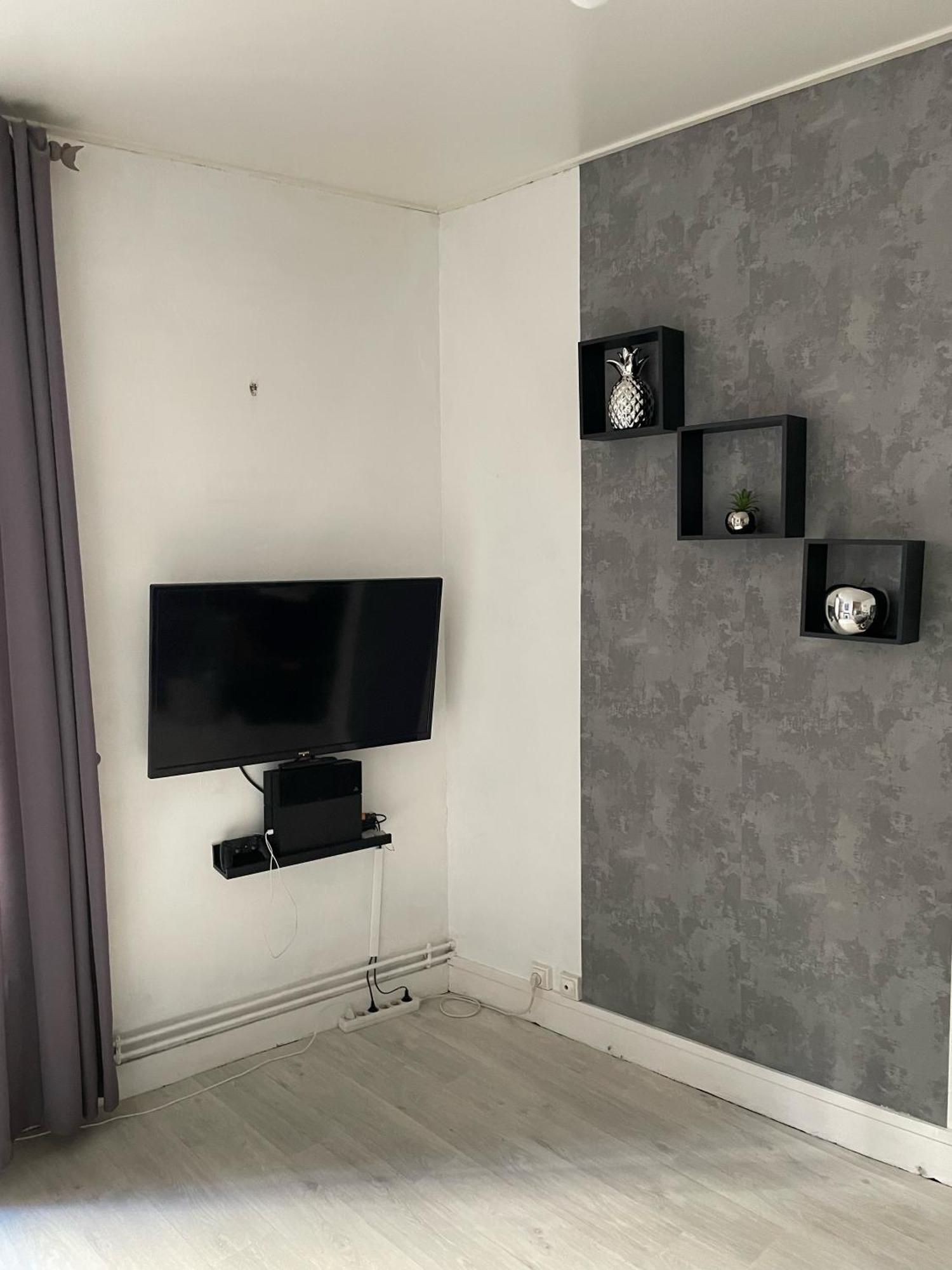 Apartmán Au Bas De Montmartre ! Paříž Exteriér fotografie